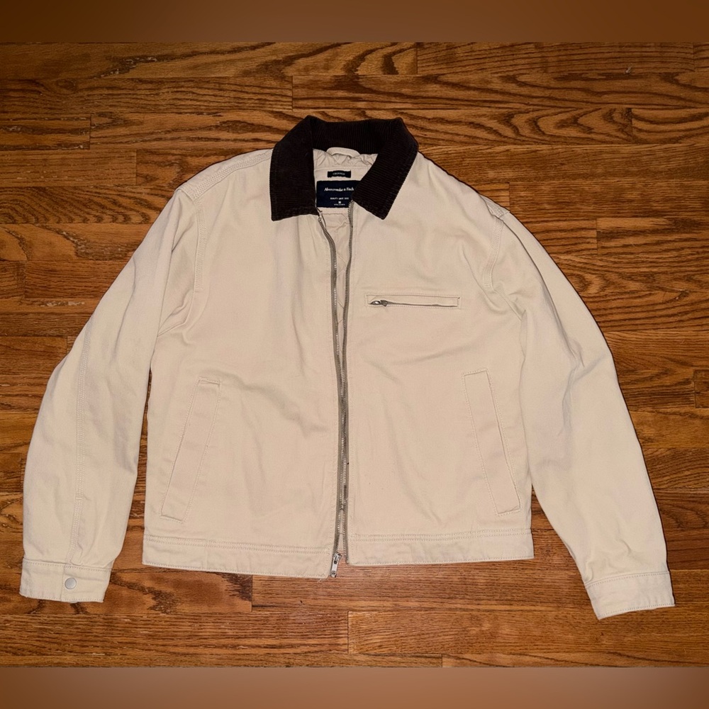 Abercrombie and Fitch Beige Jacket with Dark Collar, size Medium